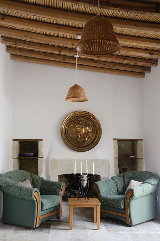 Palm Tree Oriental House And Homestay Polis Phòng bức ảnh